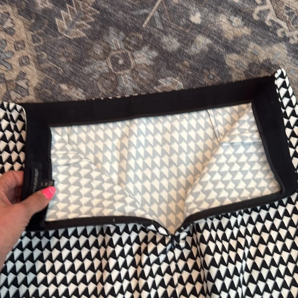 BANANA REPUBLIC geometric pattern viscose/spandex skirt size 14 tall like new - Picture 4 of 5
